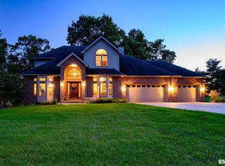455 Deer Lakes Dr, Goodfield, IL
