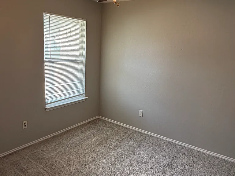 312 Juniper Dr — Photo 5