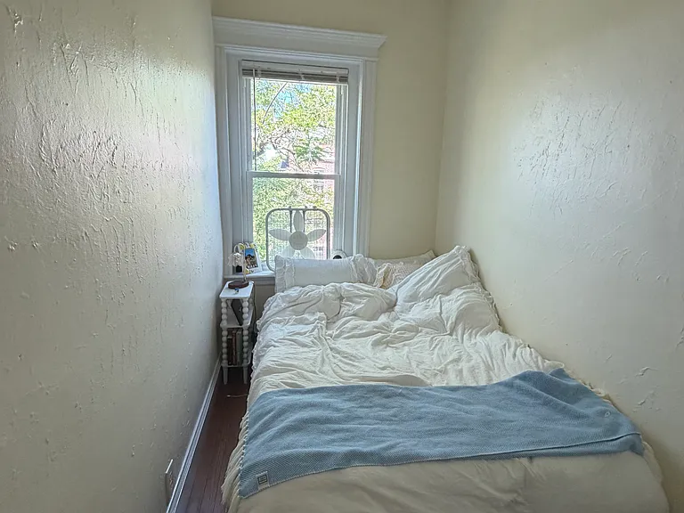 40 Grove St — Photo 12