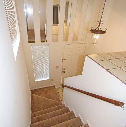 4th image of 925 N College Ave Unit A201