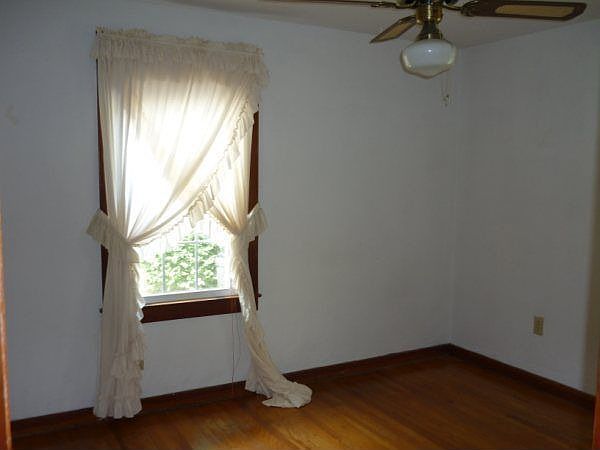 2nd image of 1652 Media Dr