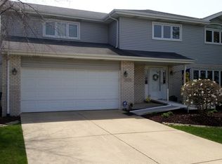 9019 Willow Ln, Mokena, IL 60448