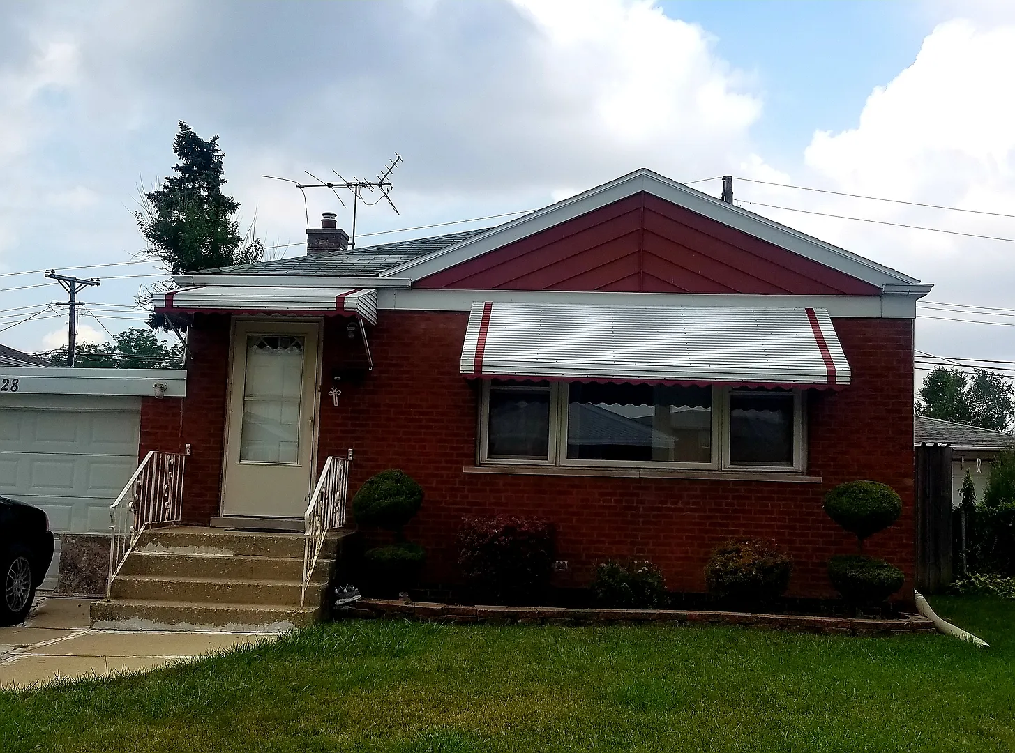 8128 S Tripp Ave photo 1
