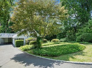 9 Maple Ct, Pt Chester, NY 10573