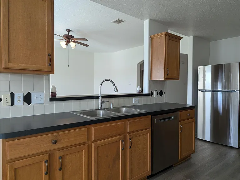 5618 Savannah Woods Ln — Photo 25