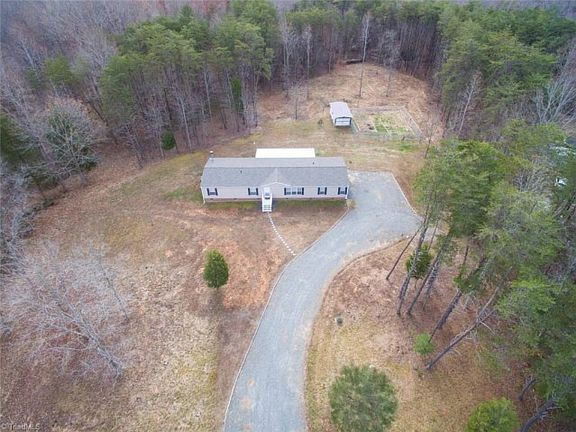 2nd image of 102 Amy Ln