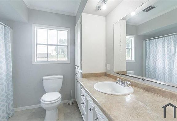 5th image of 8950 Moses St