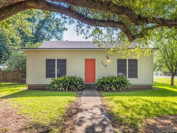 319 S Storer Ave, Iowa, LA 70647