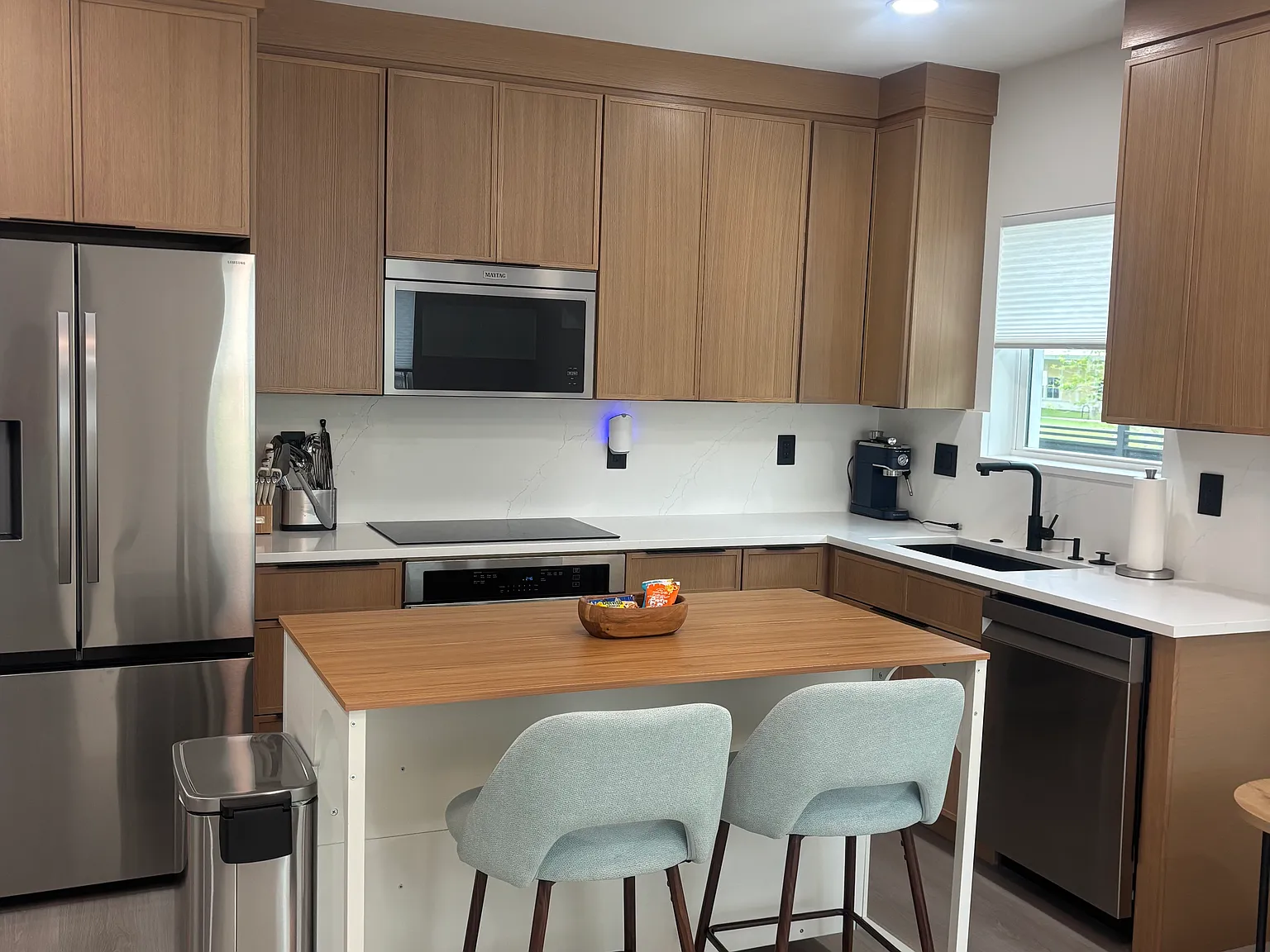 2 bed, 720 sqft, $2,200 — Photo 3
