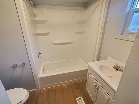 3rd image of 215 Lathrop St #1