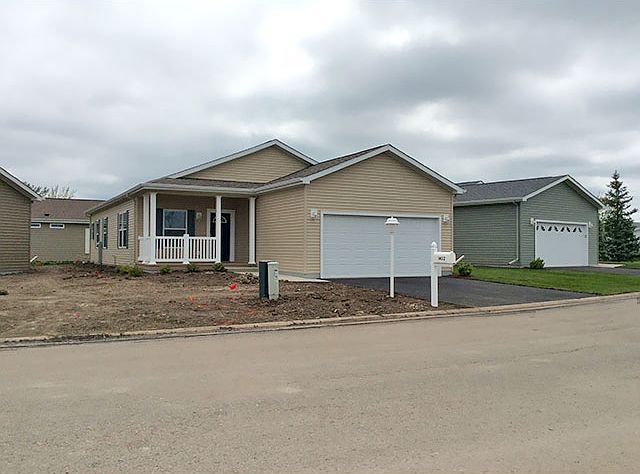 1st image of 1402 Equestrian Dr