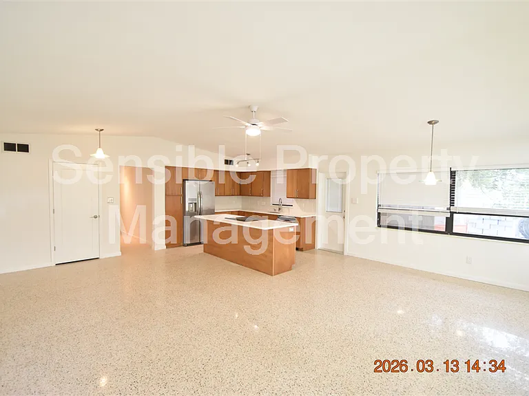 528 Suwanee Cir — Photo 5