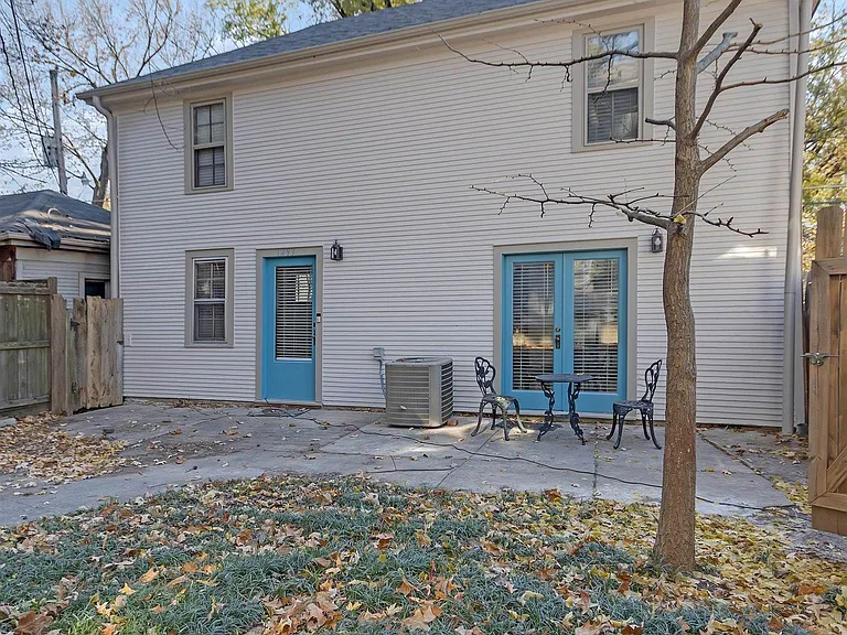 1293 Vinton Ave — Photo 2