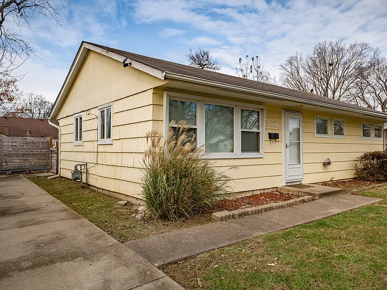3611 Johnston Way — Photo 2