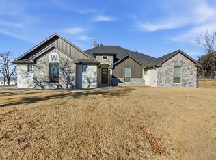 1025 Churchill Ln, Millsap, TX 76066