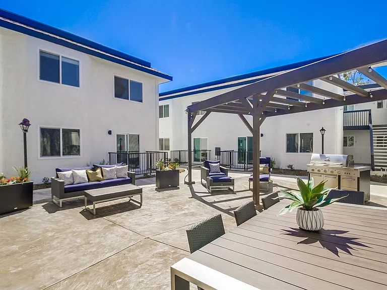 The Royal of Rancho Penasquitos — Photo 44