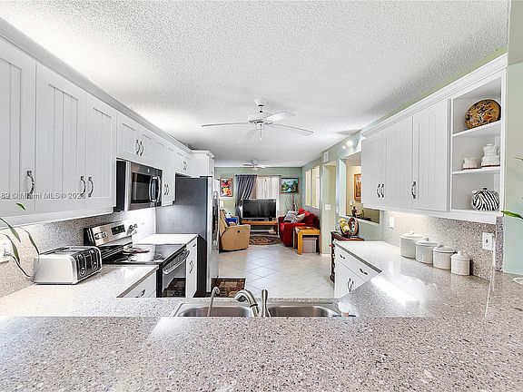 3rd image of 7659 Granville Dr #306