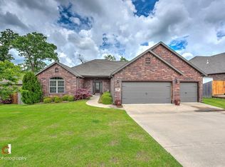 6603 Cambridge Ave, Cave Springs, AR 72718