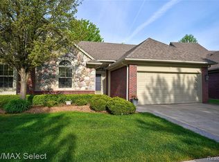 50071 Lexington Ave W, Shelby Township, MI 48317