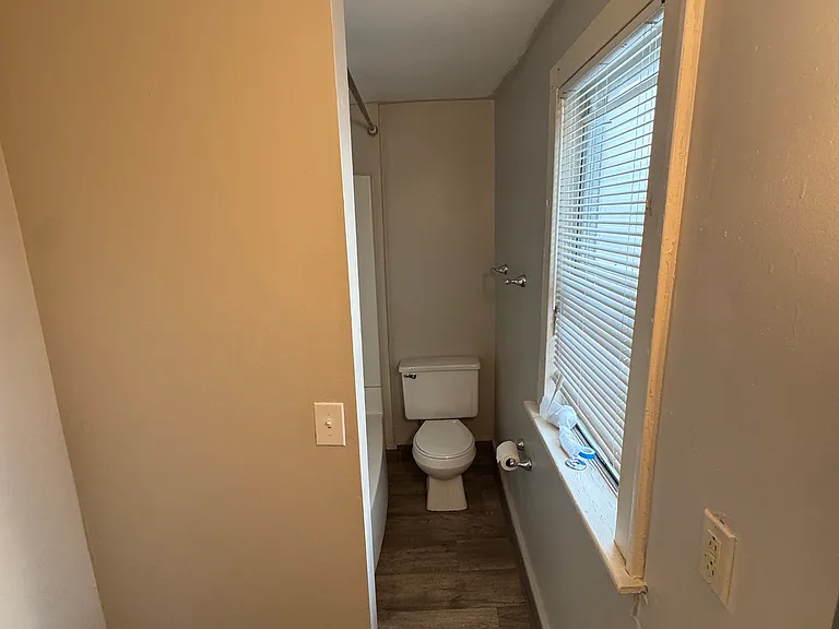 58 Caledonia St NE — Photo 13