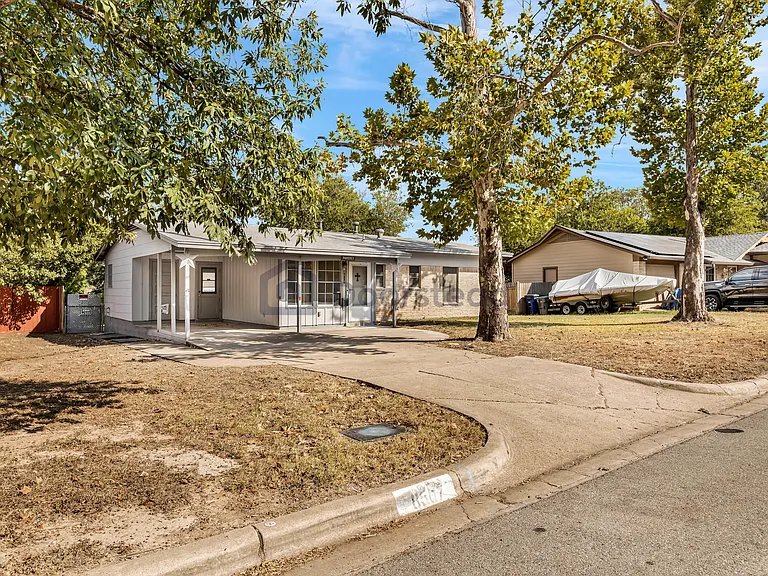8507 Contour Dr — Photo 2