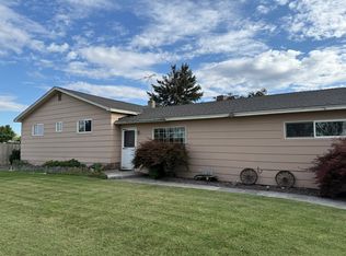 691 Willowcrest Rd, Sunnyside, WA 98944