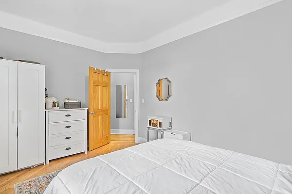 Sold by Remax Edge | media 7