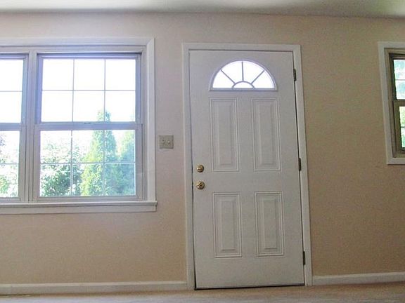 2nd image of 7735 Crestwood Ln