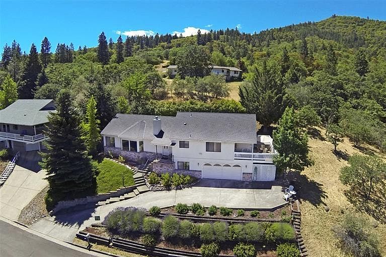 1st image of 1750 Crestview Dr