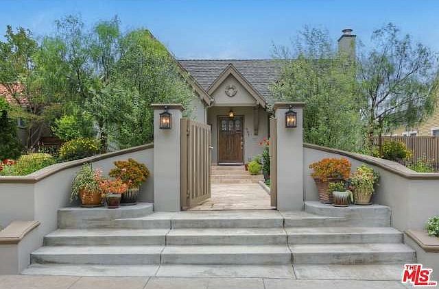 1st image of 560 N Beachwood Dr