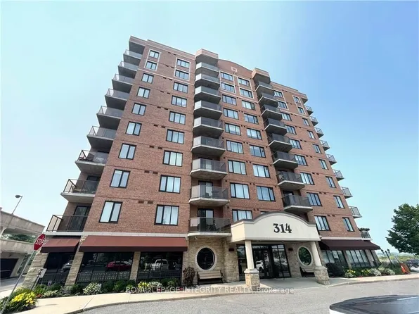 314 Central Park Dr #609, Ottawa, ON K2C 0R2
