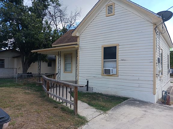 2nd image of 1322 W Hutchins Pl