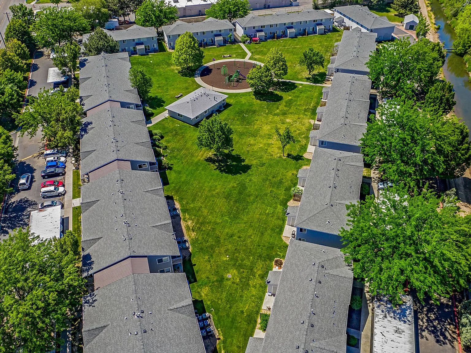 Northwest Pointe Apartments — Photo 4
