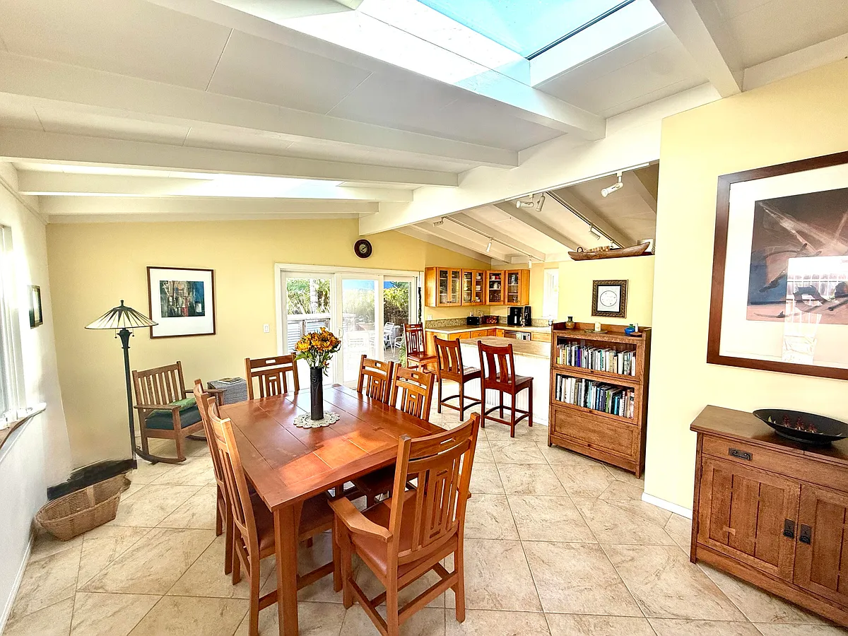 Building Photo - 318 Palisades Dr #MAIN HOUSE
