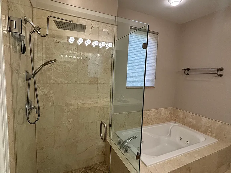 3901 Coral Heights Way — Photo 14