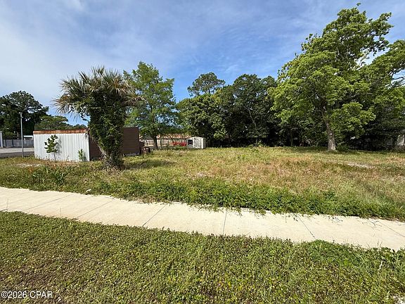 4th image of 2031 Wilkinson Ave
