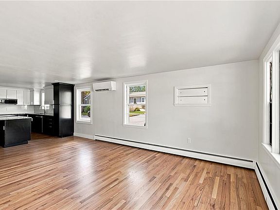 5th image of 274 Whitford Ave