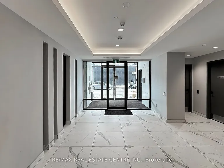 1010 Dundas St E #Penthouse 17 — Photo 10