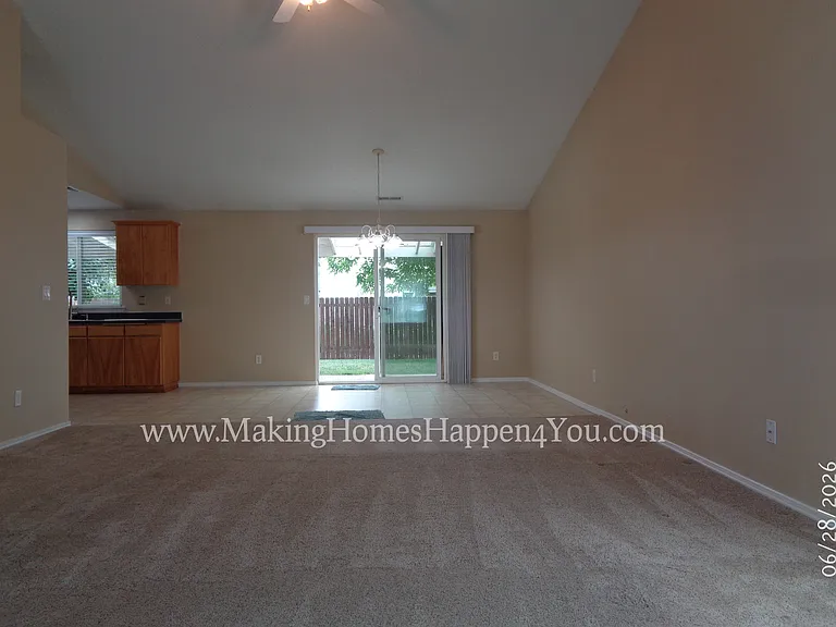 260 SW Oregon Trail Dr — Photo 5