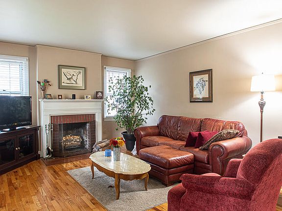5th image of 308 Hermitage Dr