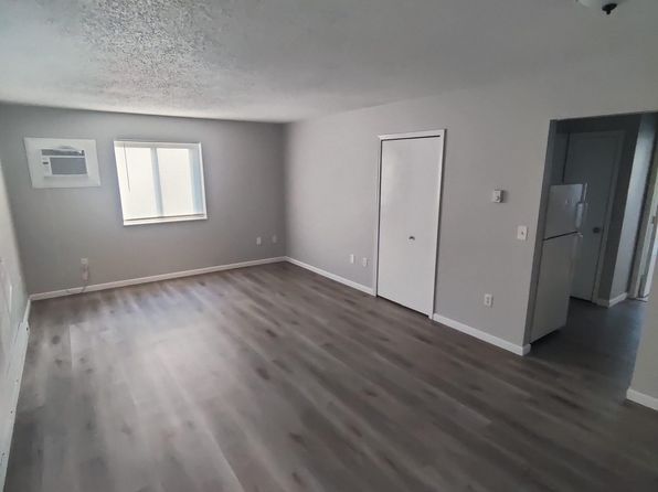 1200 Fruit St APT E, Algonac, MI 48001