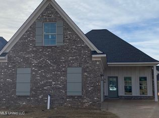 5185 Watson View Dr, Nesbit, MS 38651