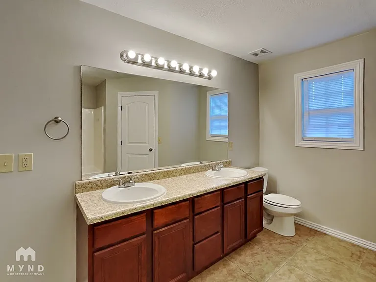 111 N Peach Brk — Photo 13