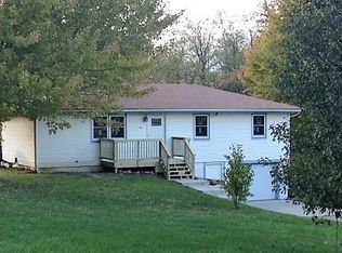 106 N 16th St, Savannah, MO 64485