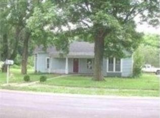 118 E Row St, Jamestown, MO 65046