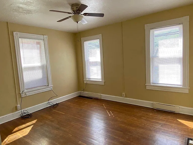 15 Valley St #2 — Photo 1