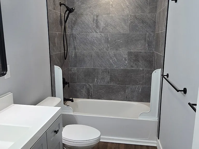 Isabella Ct — Photo 12