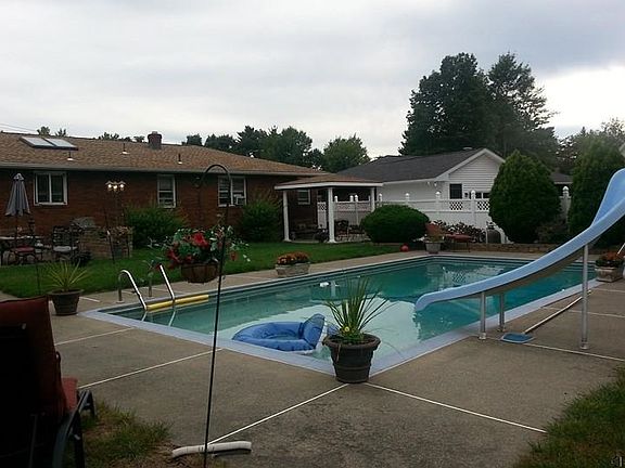4th image of 162 Sherman Ave