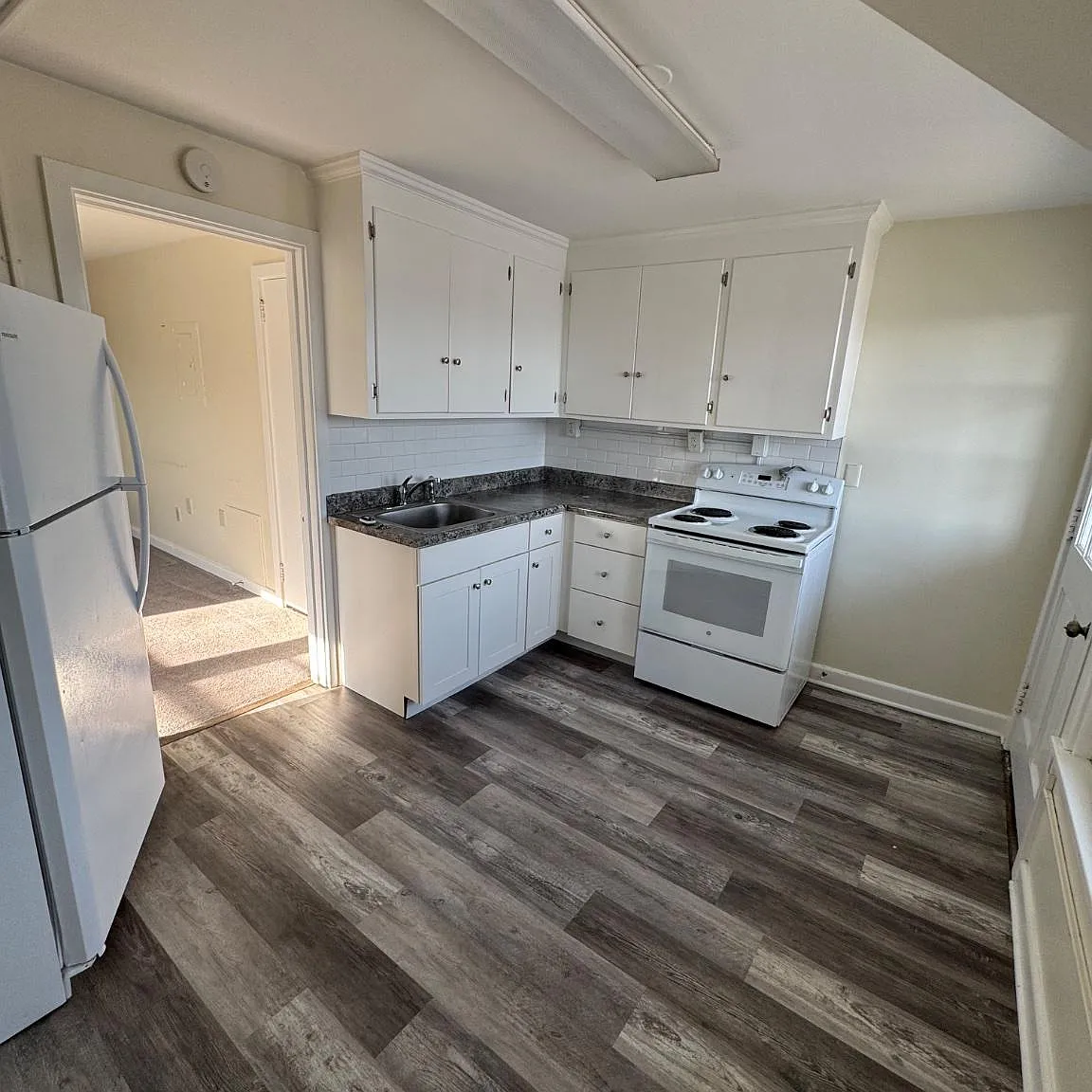 1 bed, 1.0 bath, 700 sqft, $1,050 — Photo 1