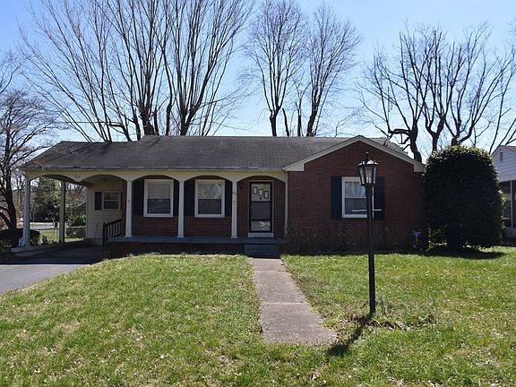 2nd image of 913 Brookhaven Dr